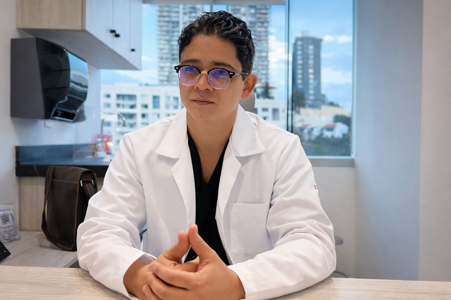Dr. Manuel Valencia